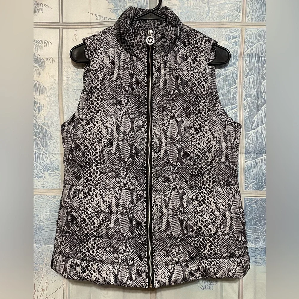 MICHAEL by MICHAEL KORS Black And White Snake Print Quilted Puffer Vest - Picture 2 of 9